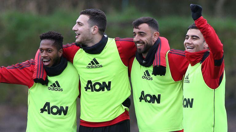 Với Bruno Fernandes, Man United đã tìm được một Eric Cantona mới tại Old Trafford - Ảnh 2. Với Bruno Fernandes, Man United đã tìm được một Eric Cantona mới tại Old Trafford - Ảnh 2.