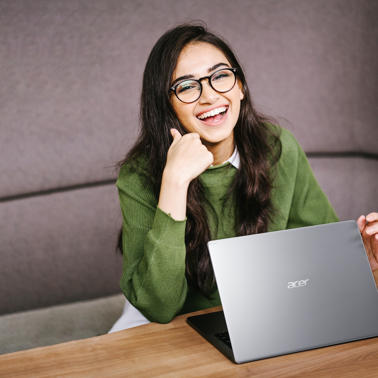 Acer Aspire 5 và những tính năng xịn xò ‘đốn tim’ học sinh, sinh viên - Ảnh 4. Acer Aspire 5 và những tính năng xịn xò ‘đốn tim’ học sinh, sinh viên - Ảnh 4.