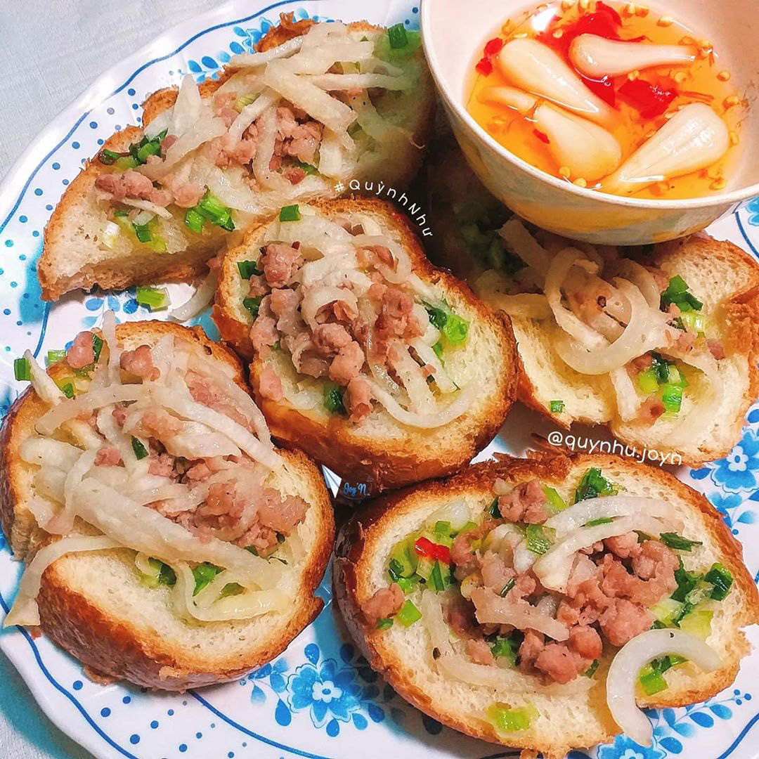 5 cách biến tấu độc lạ giúp bánh mì Việt đạt đến đẳng cấp hoàn toàn khác, ai bảo chỉ kẹp các loại nhân mới ngon? - Ảnh 8. 5 cách biến tấu độc lạ giúp bánh mì Việt đạt đến đẳng cấp hoàn toàn khác, ai bảo chỉ kẹp các loại nhân mới ngon? - Ảnh 8.