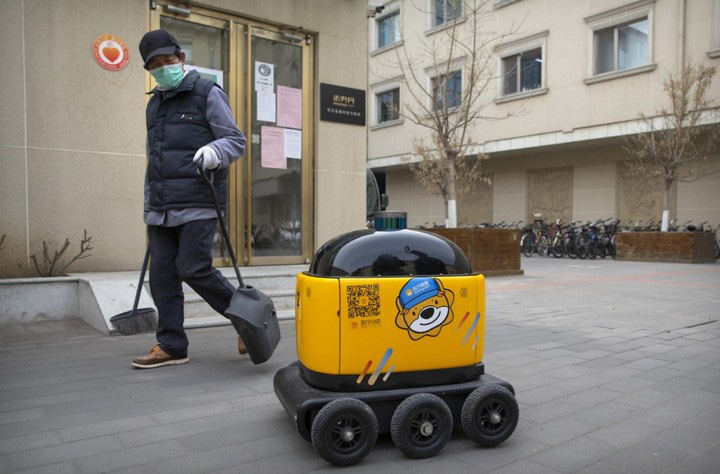 Robot chuyên phân phát rau, củ, quả và tuần tra cho thấy mức độ tự động hóa ngày càng cao của Trung Quốc - Ảnh 1. Robot chuyên phân phát rau, củ, quả và tuần tra cho thấy mức độ tự động hóa ngày càng cao của Trung Quốc - Ảnh 1.