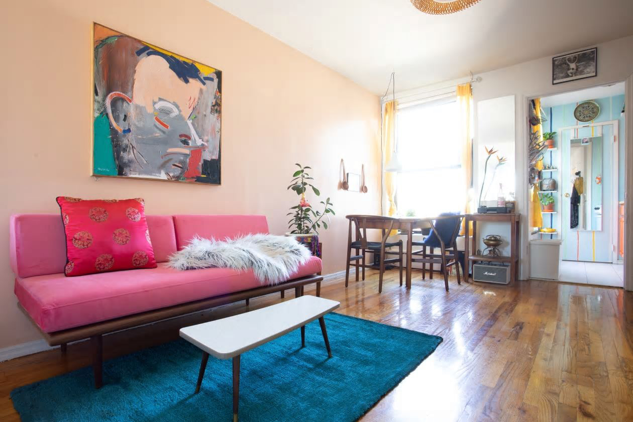 Căn hộ nhỏ 37m2 ở Brooklyn sử dụng những màu sắc đáng kinh ngạc trong trang trí nội thất - Ảnh 2. Căn hộ nhỏ 37m2 ở Brooklyn sử dụng những màu sắc đáng kinh ngạc trong trang trí nội thất - Ảnh 2.