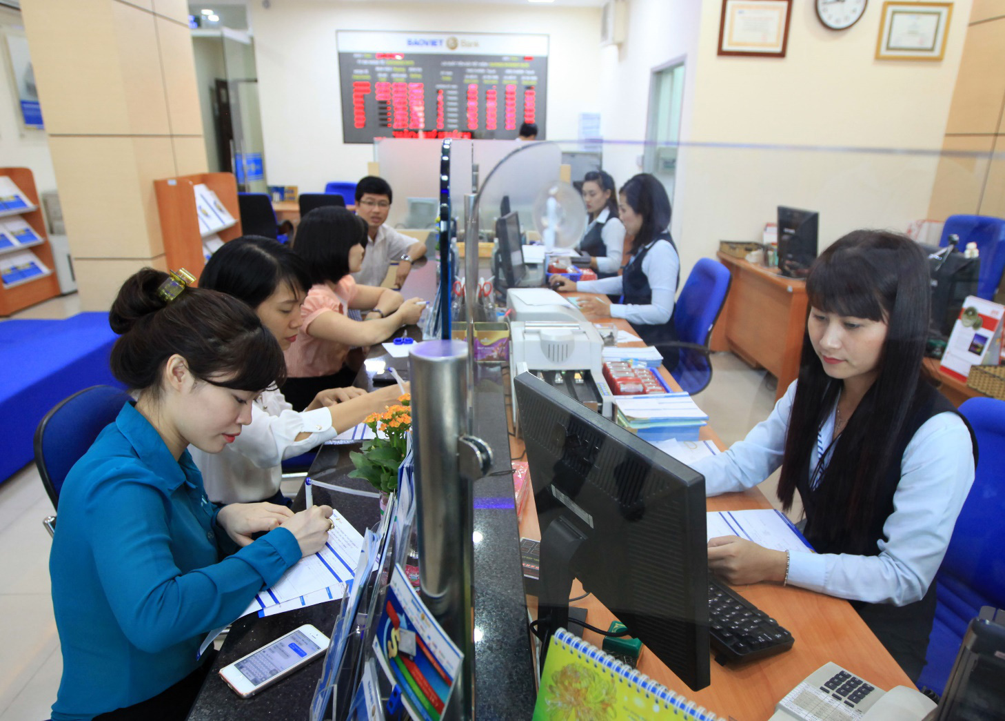 BAOVIET Bank tài trợ dự án trọn gói cho doanh nghiệp - Ảnh 1. BAOVIET Bank tài trợ dự án trọn gói cho doanh nghiệp - Ảnh 1.