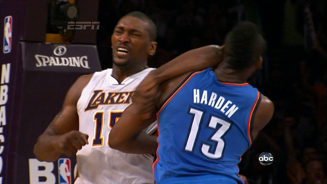 Top 10 tình huống triệt hạ đầy tai tiếng trong lịch sử NBA - Ảnh 9. Top 10 tình huống triệt hạ đầy tai tiếng trong lịch sử NBA - Ảnh 9.