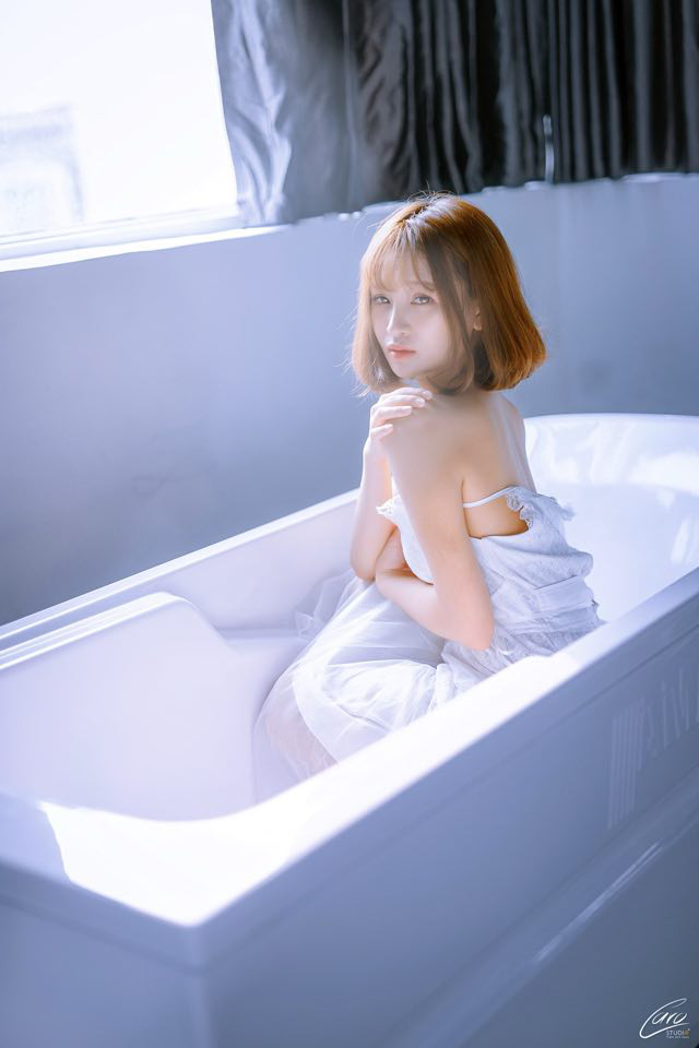 Hot streamer Lyly Sury tung bộ ảnh khiến fan bỏng mắt - Ảnh 4.