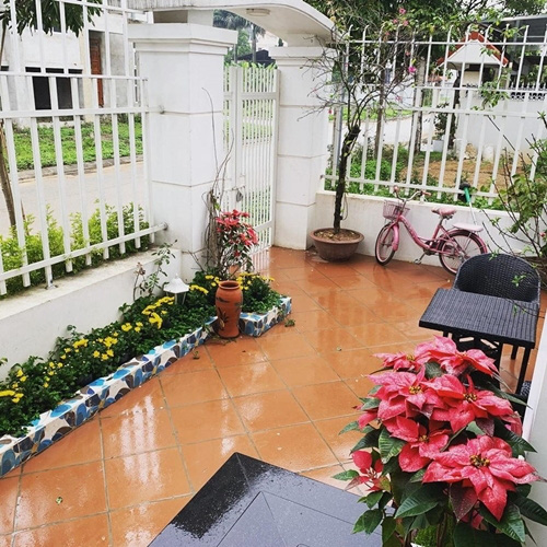 Ca sĩ Nguyễn Ngọc Anh 'trốn' Covid-19 trong khu vườn đầy hoa - Ảnh 7.
