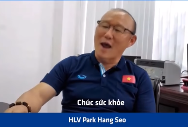 Sau vài tuần học tiếng Việt, HLV Park Hang-seo đã nói được những câu hội thoại nào? - Ảnh 1. Sau vài tuần học tiếng Việt, HLV Park Hang-seo đã nói được những câu hội thoại nào? - Ảnh 1.