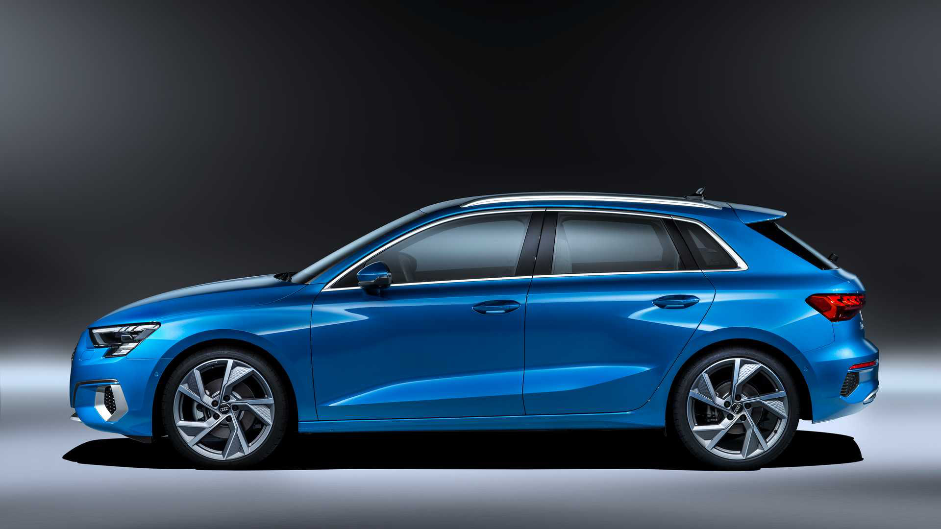 Audi A3 Sportback 2021 ra mắt, gây bất ngờ bằng nội thất mang chất Lamborghini - Ảnh 2. Audi A3 Sportback 2021 ra mắt, gây bất ngờ bằng nội thất mang chất Lamborghini - Ảnh 2.
