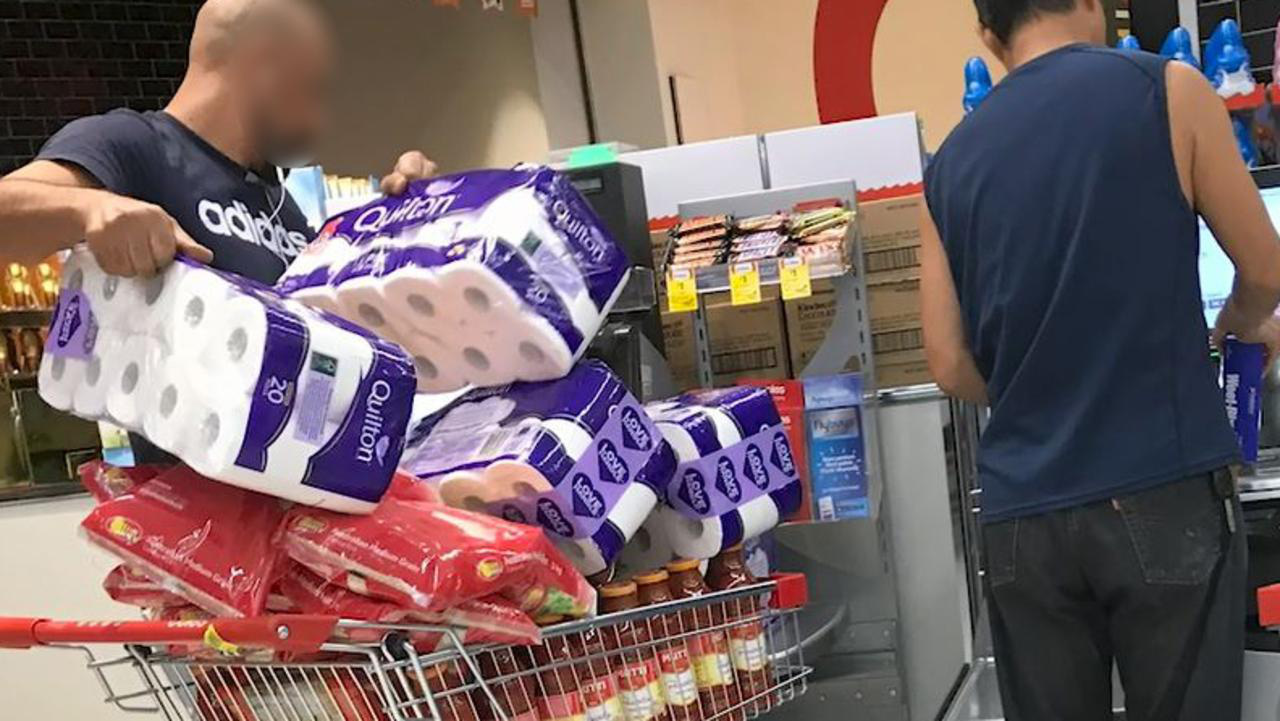 Không khác gì Singapore, Hong Kong và Nhật Bản, các siêu thị Úc cũng đang &quot;cháy&quot; giấy vệ sinh, nhưng lý giải của chuyên gia khiến mọi người giật mình - Ảnh 4.