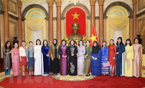 Phó Chủ tịch nước Đặng Thị Ngọc Thịnh tiếp Nhóm Phụ nữ Cộng đồng ASEAN - Ảnh 1.