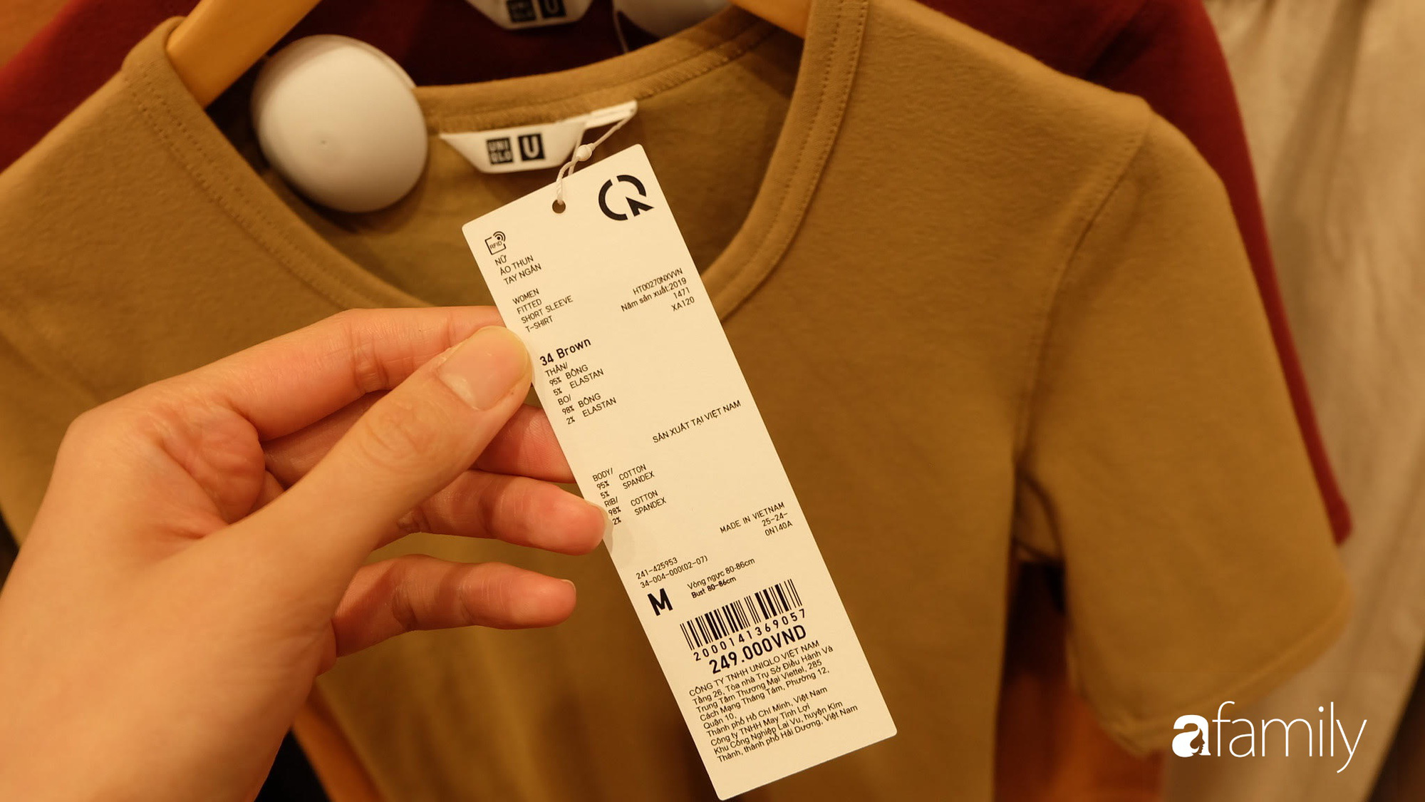 Đột nhập store UNIQLO trước khai trương: Sờ tận tay BST kết hợp cùng cựu Giám đốc sáng tạo Hermès, tưởng đắt hoá ra chỉ 249k  - Ảnh 5.