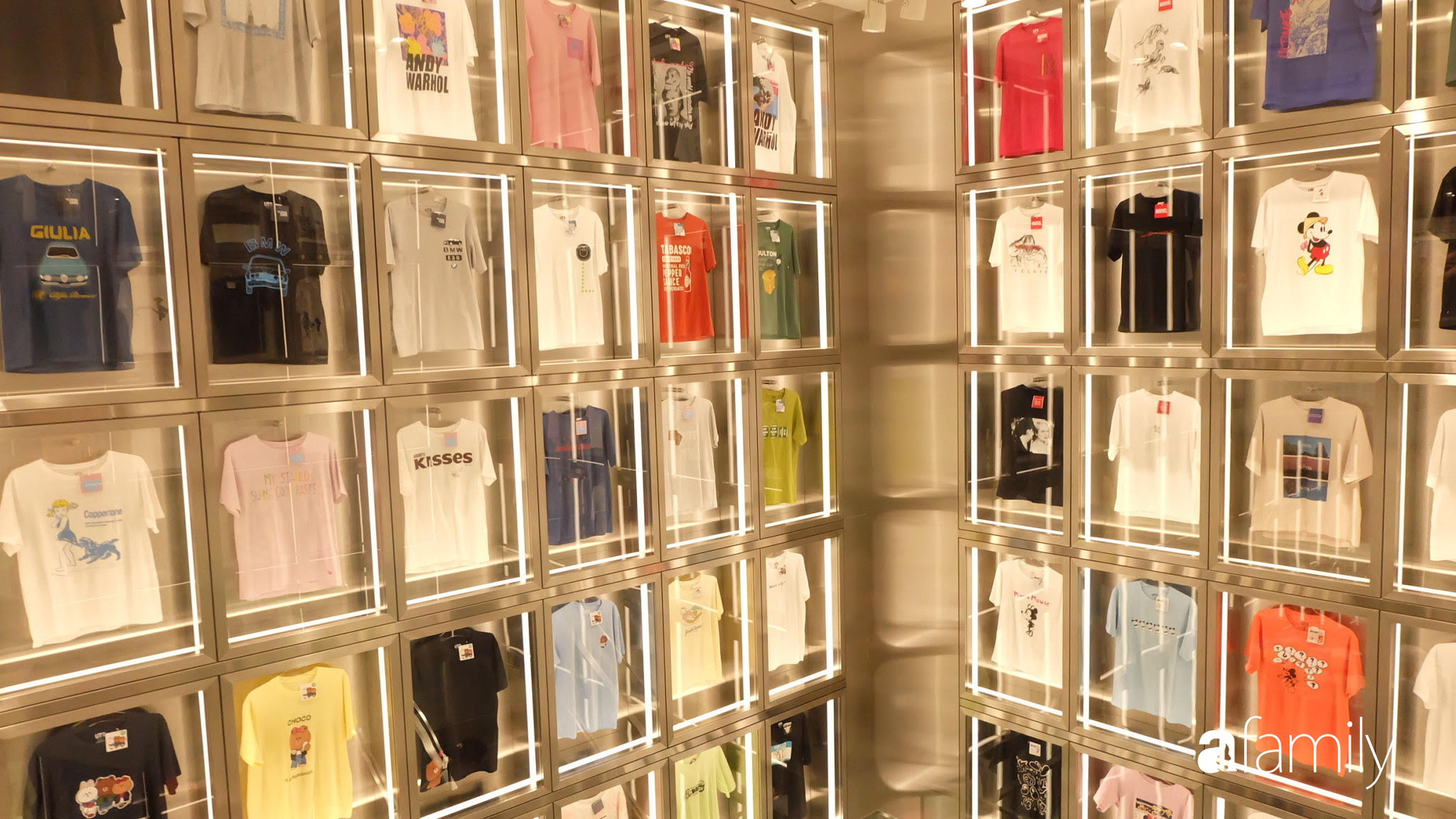 Đột nhập store UNIQLO trước khai trương: Sờ tận tay BST kết hợp cùng cựu Giám đốc sáng tạo Hermès, tưởng đắt hoá ra chỉ 249k  - Ảnh 7.