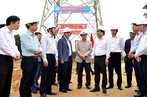 Phó Thủ tướng yêu cầu đẩy nhanh công tác giải phóng mặt bằng cho đường dây 500 kV mạch 3 - Ảnh 1.