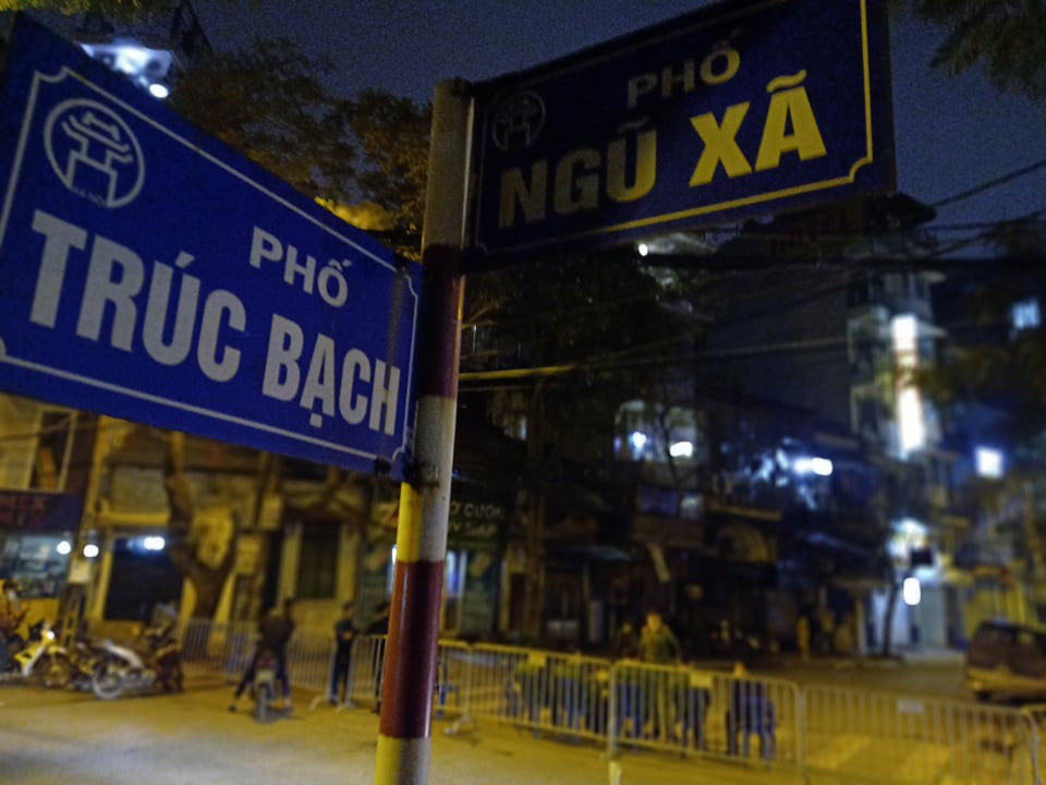 Hà Nội: Đang xác minh những vị khách ghế hạng C trên chuyến bay cùng cô gái nhiễm Covid-19 - Ảnh 1.