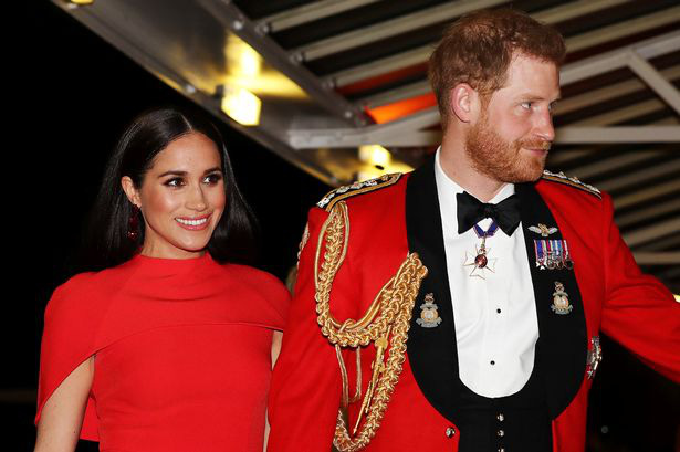 Meghan Markle tỏa sáng như &quot;Nữ hoàng&quot; trong sự kiện mới nhất nhưng gương mặt buồn bã của Hoàng tử Harry mới đáng chú ý - Ảnh 3.