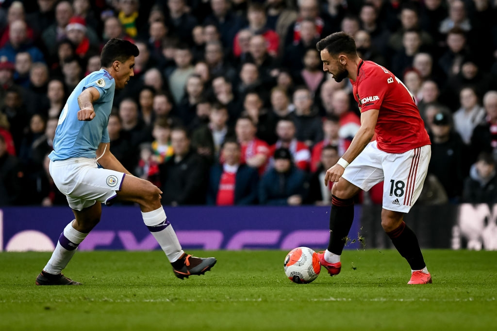 Bruno Fernandes tiếp tục góp công lớn giúp Manchester United giành chiến thắng trong trận derby Manchester - Ảnh 4. Bruno Fernandes tiếp tục góp công lớn giúp Manchester United giành chiến thắng trong trận derby Manchester - Ảnh 4.