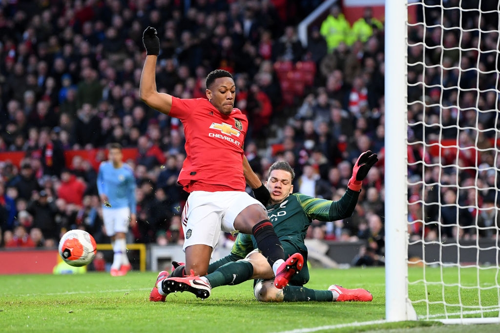 Bruno Fernandes tiếp tục góp công lớn giúp Manchester United giành chiến thắng trong trận derby Manchester - Ảnh 5. Bruno Fernandes tiếp tục góp công lớn giúp Manchester United giành chiến thắng trong trận derby Manchester - Ảnh 5.
