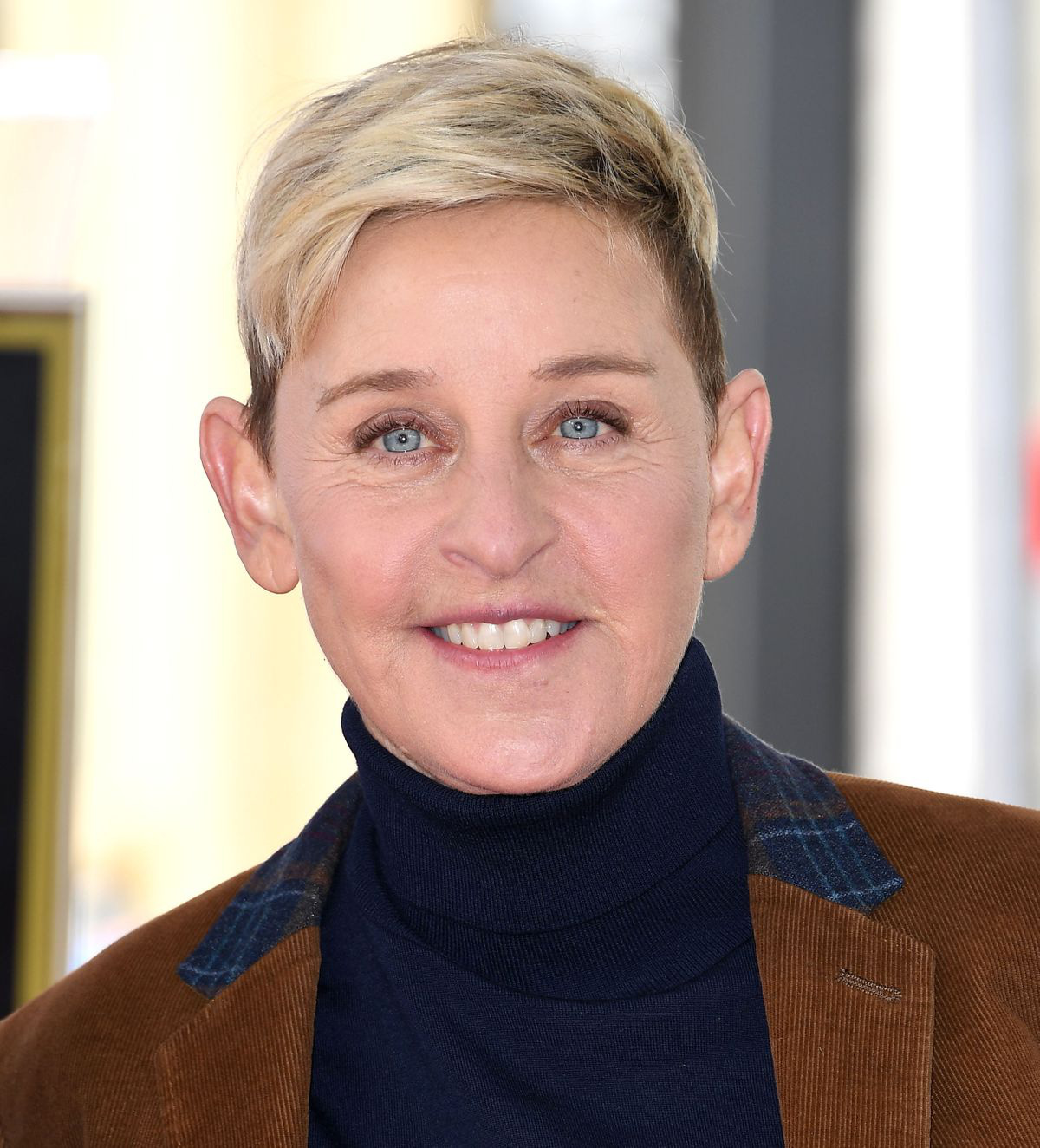 Twitter chao đảo với những câu chuyện vạch trần bà hoàng Talkshow Ellen DeGeneres - Ảnh 1.