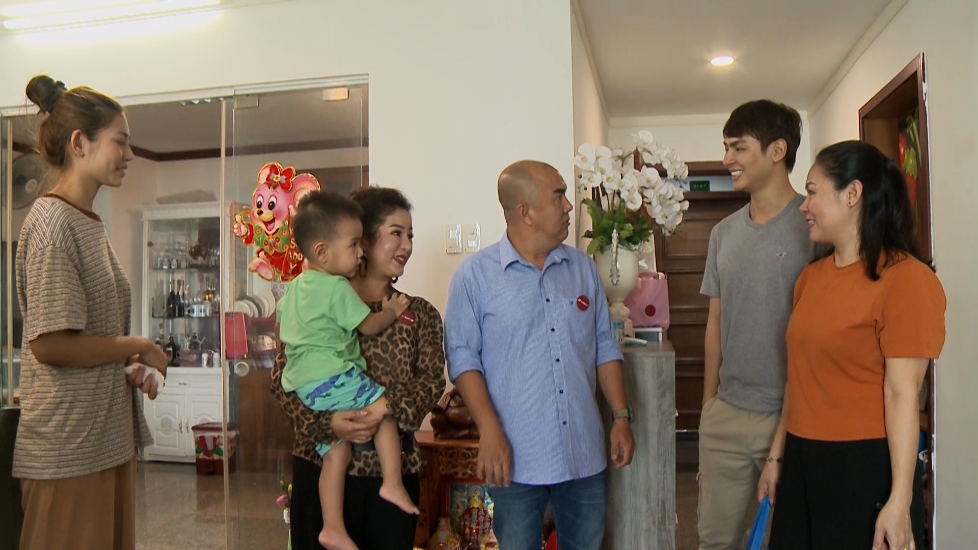Chúng Huyền Thanh bật khóc khi thấy mẹ chồng và em gái hòa giải - Ảnh 6. Chúng Huyền Thanh bật khóc khi thấy mẹ chồng và em gái hòa giải - Ảnh 6.