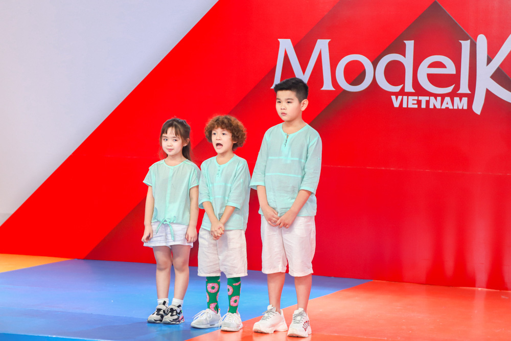 Model Kid Vietnam: Lần đầu tiên team Hương Ly chiến thắng, liên minh Lan - Thủy nhất loạt kiến nghị lên giám khảo - Ảnh 6.