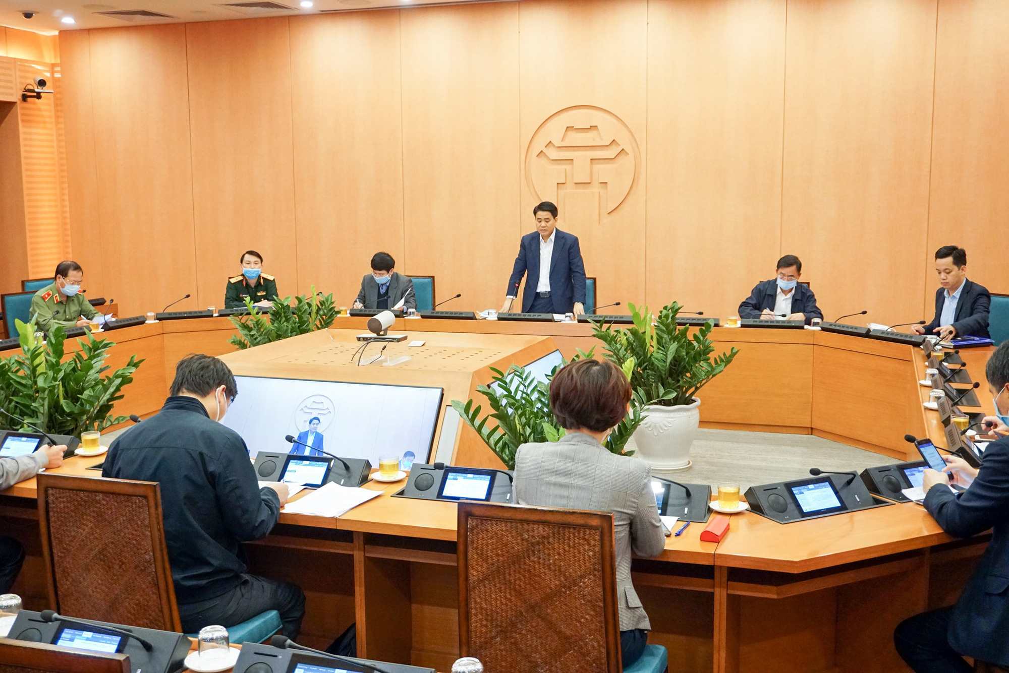 Chủ tịch Hà Nội: Cần công bố sớm các ca bệnh bởi độ trễ của thông tin sẽ làm người dân chủ quan, ảnh hưởng đến công tác phòng dịch - Ảnh 1. Chủ tịch Hà Nội: Cần công bố sớm các ca bệnh bởi độ trễ của thông tin sẽ làm người dân chủ quan, ảnh hưởng đến công tác phòng dịch - Ảnh 1.