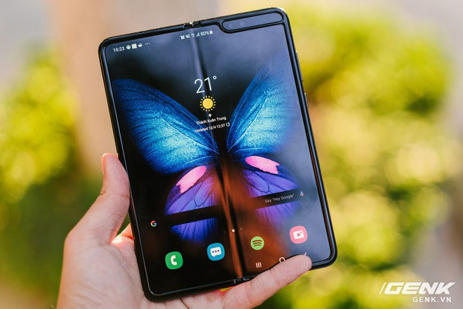 Xuất hiện thêm những chi tiết lộ mới về Galaxy Fold 2: không có bút S Pen, nhẹ hơn tới 15%, màn rộng hơn - Ảnh 1.