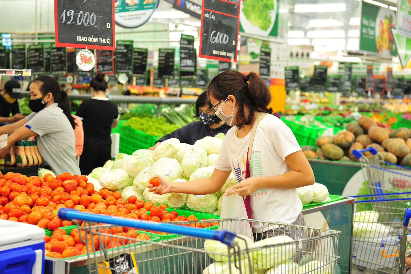 Dịch COVID-19 thay đổi thói quen mua sắm của người tiêu dùng - Ảnh 2.