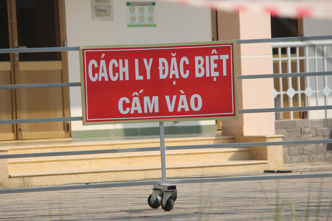 Phi công người Anh một phần đã âm tính trở lại với SARS-COV-2, tiếp tục có thêm tín hiệu lạc quan - Ảnh 1. Phi công người Anh một phần đã âm tính trở lại với SARS-COV-2, tiếp tục có thêm tín hiệu lạc quan - Ảnh 1.