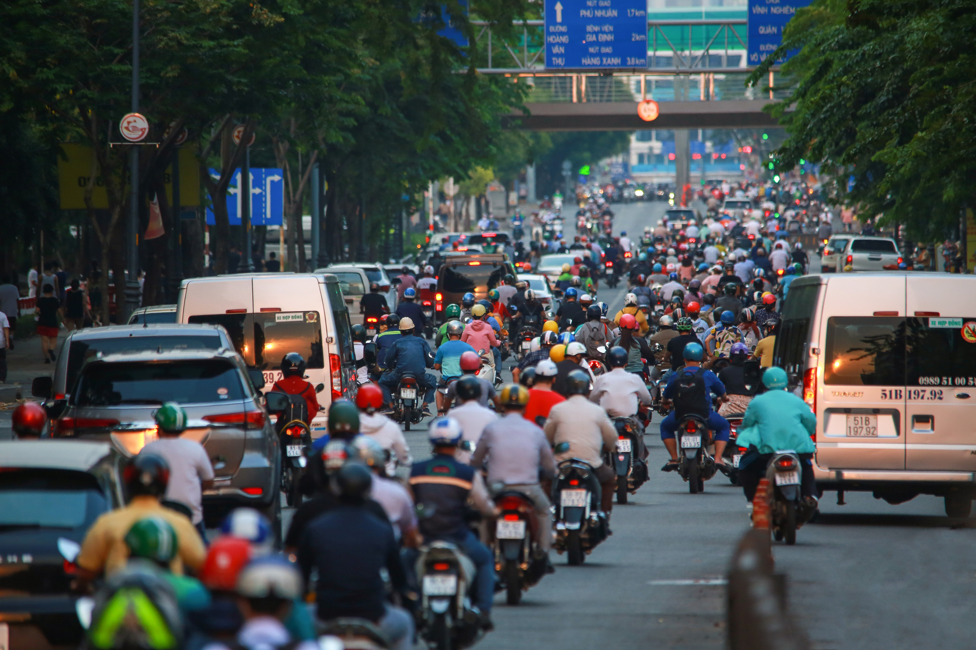 28 tỉnh, thành phố nào phải tiếp tục thực hiện giãn cách xã hội đến 22/4 phòng Covid-19? - Ảnh 1. 28 tỉnh, thành phố nào phải tiếp tục thực hiện giãn cách xã hội đến 22/4 phòng Covid-19? - Ảnh 1.