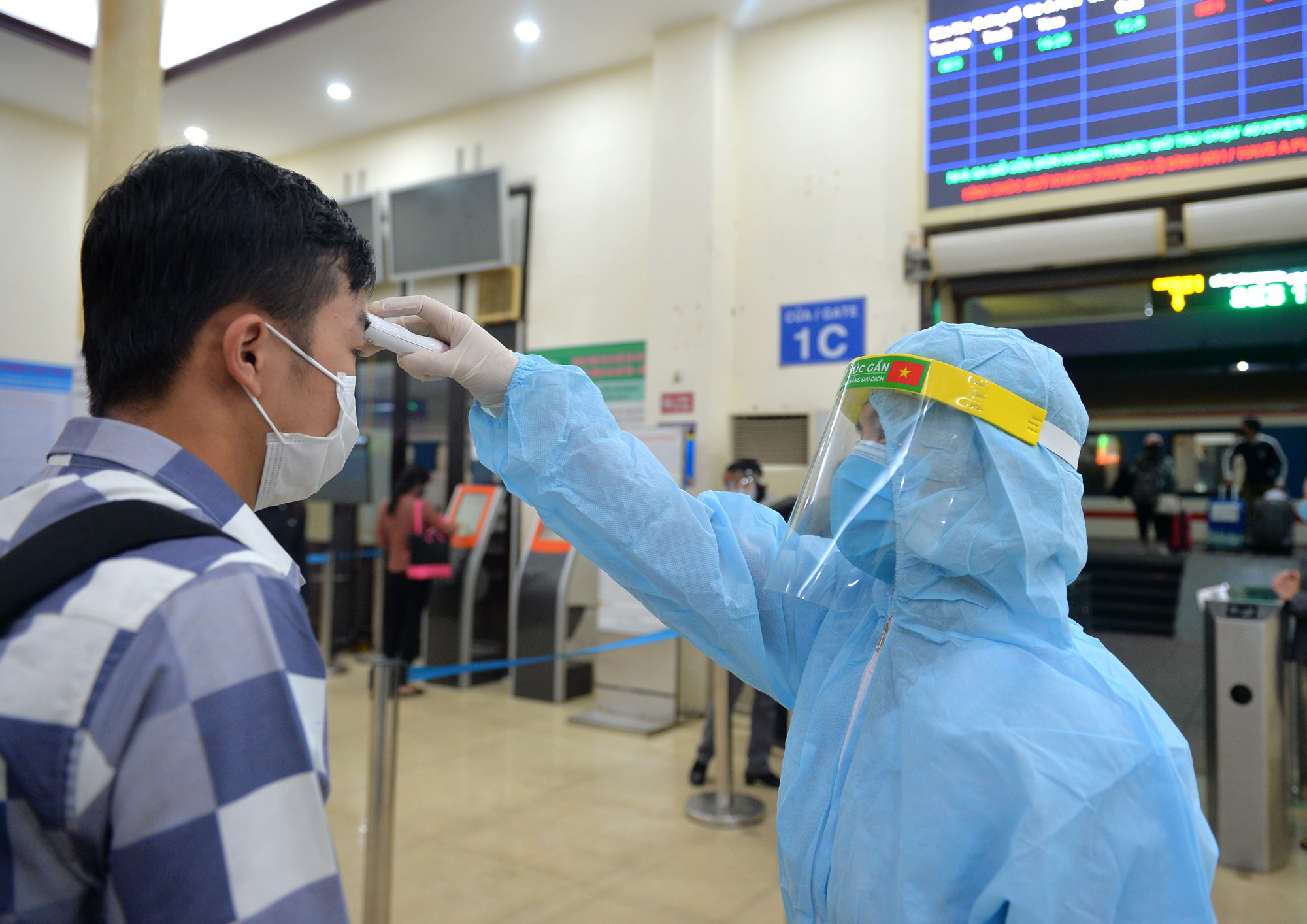 Thêm một đôi tàu Thống Nhất chạy tuyến Hà Nội - TP.HCM và ngược lại - Ảnh 1. Thêm một đôi tàu Thống Nhất chạy tuyến Hà Nội - TP.HCM và ngược lại - Ảnh 1.