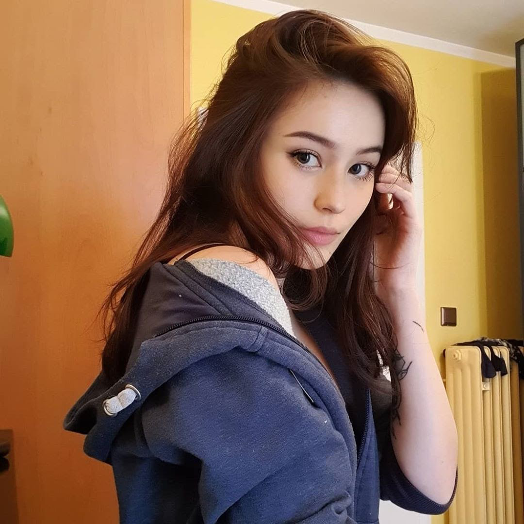Nữ streamer gốc Việt cực hot trên Twitch, không chỉ xinh đẹp mà body cũng cực kỳ gợi cảm! - Ảnh 5.