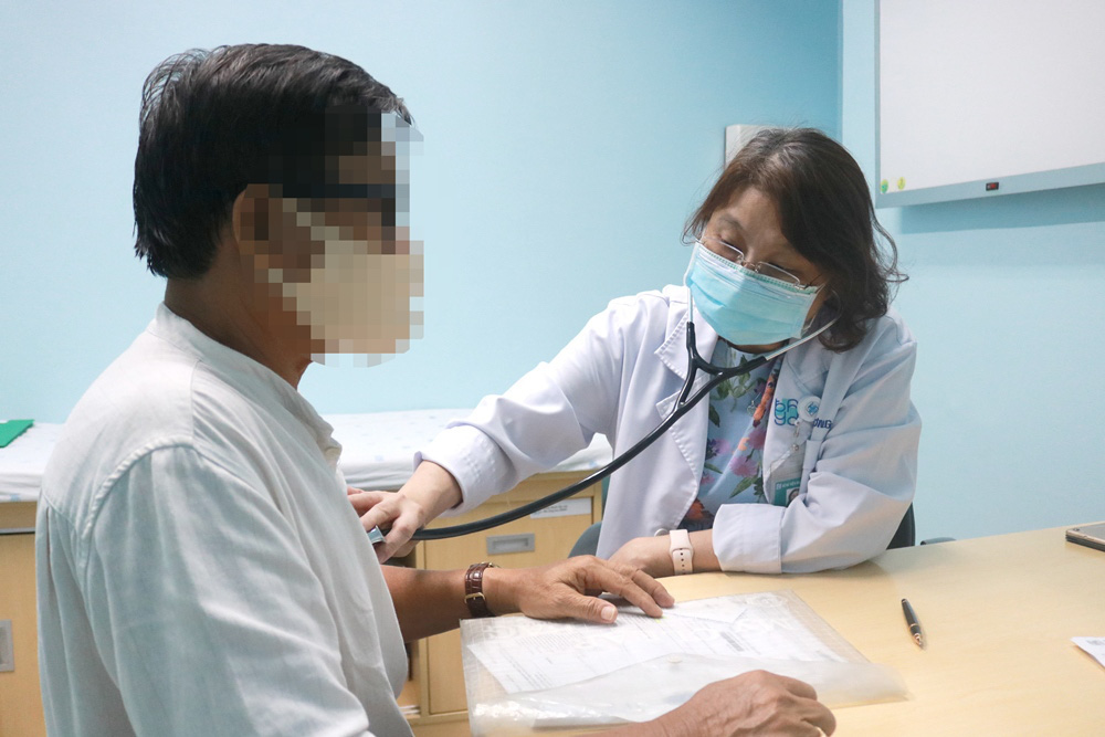 TS.BS Thân Hà Ngọc Thể khuyến cáo: Những đối tượng nếu mắc Covid-19 thường tiến triển nặng và dễ tử vong - Ảnh 2. TS.BS Thân Hà Ngọc Thể khuyến cáo: Những đối tượng nếu mắc Covid-19 thường tiến triển nặng và dễ tử vong - Ảnh 2.