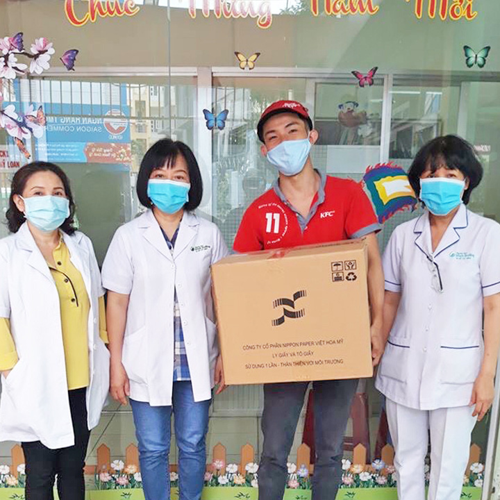 Ấm lòng trước các nghĩa cử cao đẹp giữa mùa dịch - Ảnh 3.
