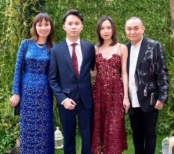 Bất ngờ trước dung mạo bà xã kín tiếng của danh hài Xuân Hinh - Ảnh 4. Bất ngờ trước dung mạo bà xã kín tiếng của danh hài Xuân Hinh - Ảnh 4.