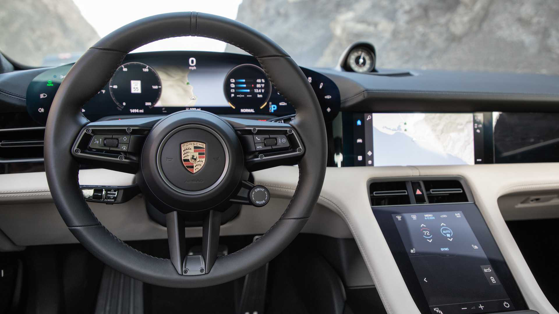 Porsche không coi Tesla là đối thủ vì những lý do này - Ảnh 2.