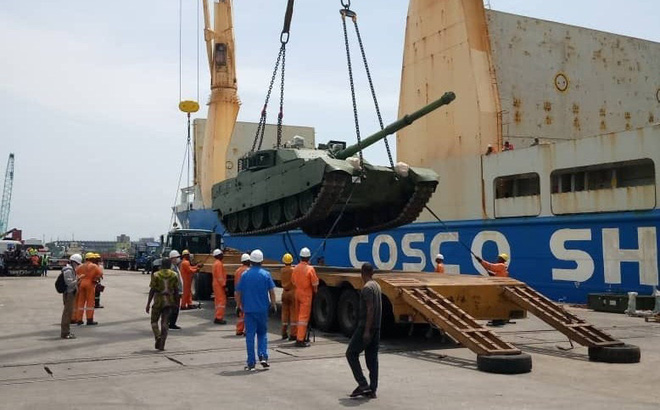 Chất lượng tệ hại, chưa dùng đã hỏng: Vì sao vũ khí Trung Quốc vẫn đắt hàng ở Nigeria? - Ảnh 1. Chất lượng tệ hại, chưa dùng đã hỏng: Vì sao vũ khí Trung Quốc vẫn đắt hàng ở Nigeria? - Ảnh 1.