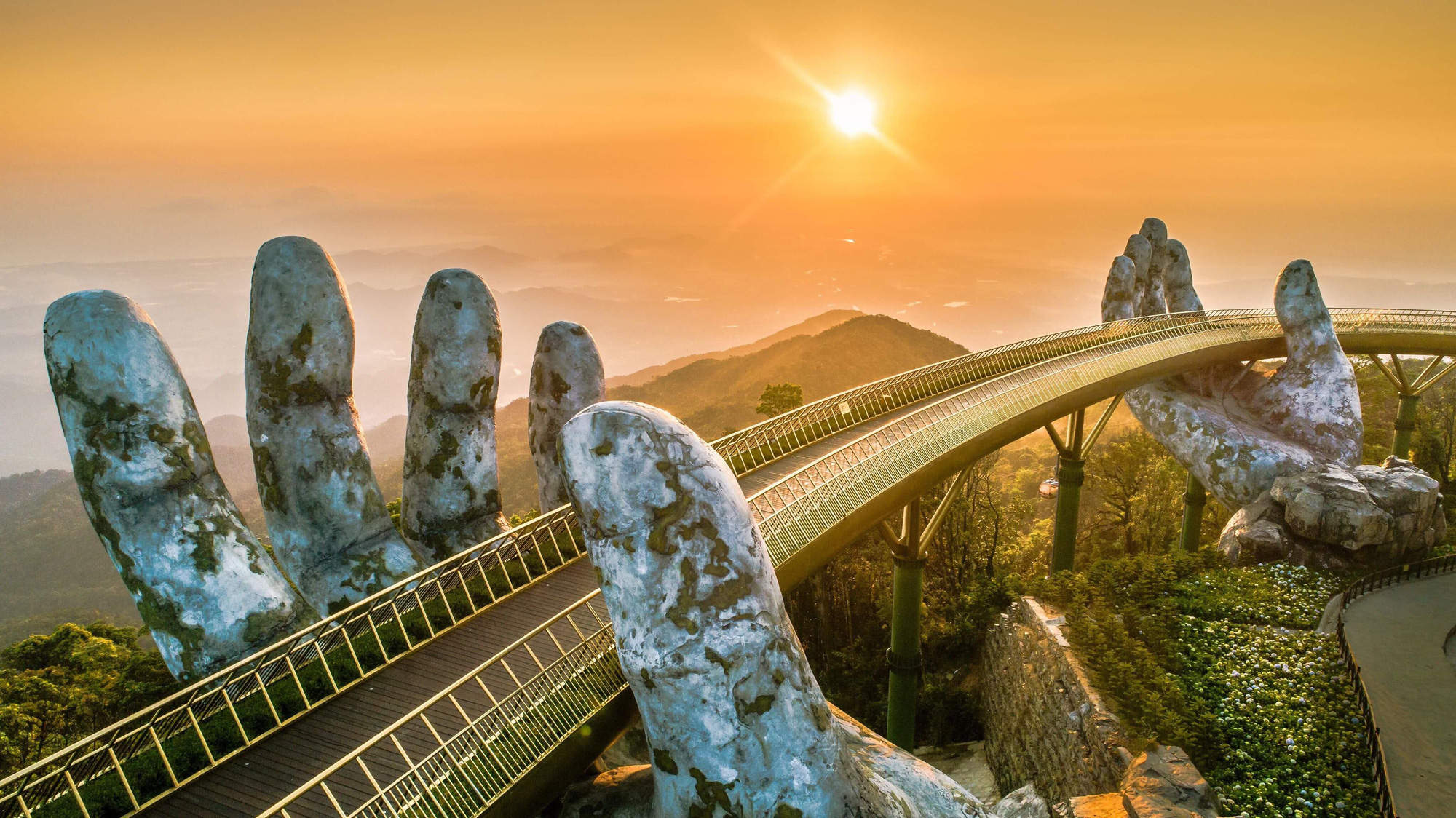 Top những cây cầu ngoạn mục nhất thế giới gọi tên Cầu Vàng