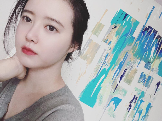 Nàng cỏ Goo Hye Sun tự tin khoe visual sau khi giảm 11kg, biểu cảm tươi tắn hiếm có hậu ly hôn gây chú ý - Ảnh 5. Nàng cỏ Goo Hye Sun tự tin khoe visual sau khi giảm 11kg, biểu cảm tươi tắn hiếm có hậu ly hôn gây chú ý - Ảnh 5.