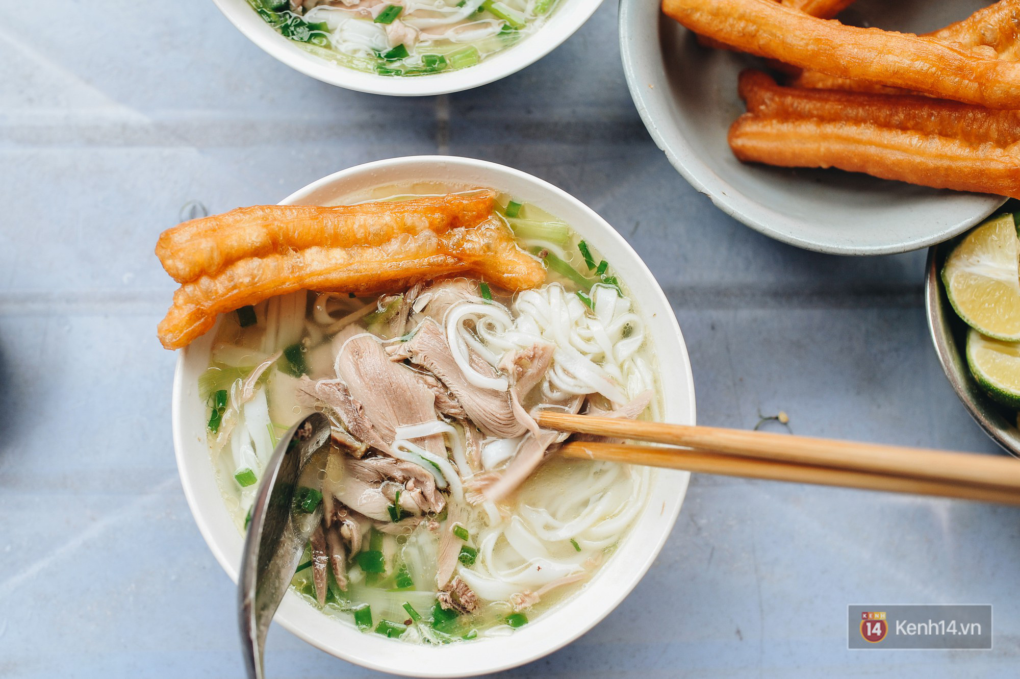 Đi từ hàng quán đến từng bàn ăn của mỗi nhà, phở ngày càng khẳng định vị trí của nền ẩm thực Việt Nam - Ảnh 2.