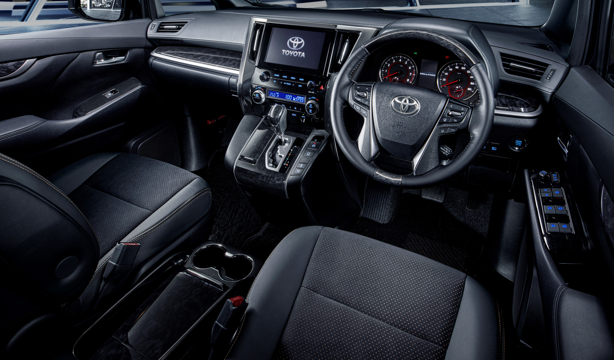 Chuyên cơ mặt đất Toyota Alphard có thêm bản Type Gold cho đại gia - Ảnh 3.