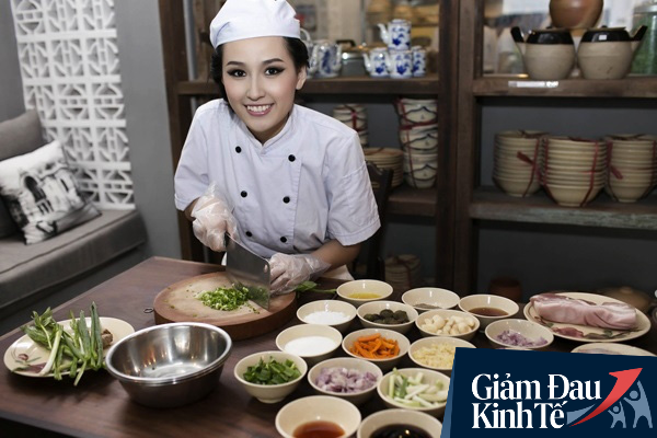 Gặp phải Covid-19, nhà hàng của Trấn Thành, Mai Phương Thúy, Cường Đô La, Đàm Vĩnh Hưng... chuyển bán online, khuyến mại ầm ầm - Ảnh 1.