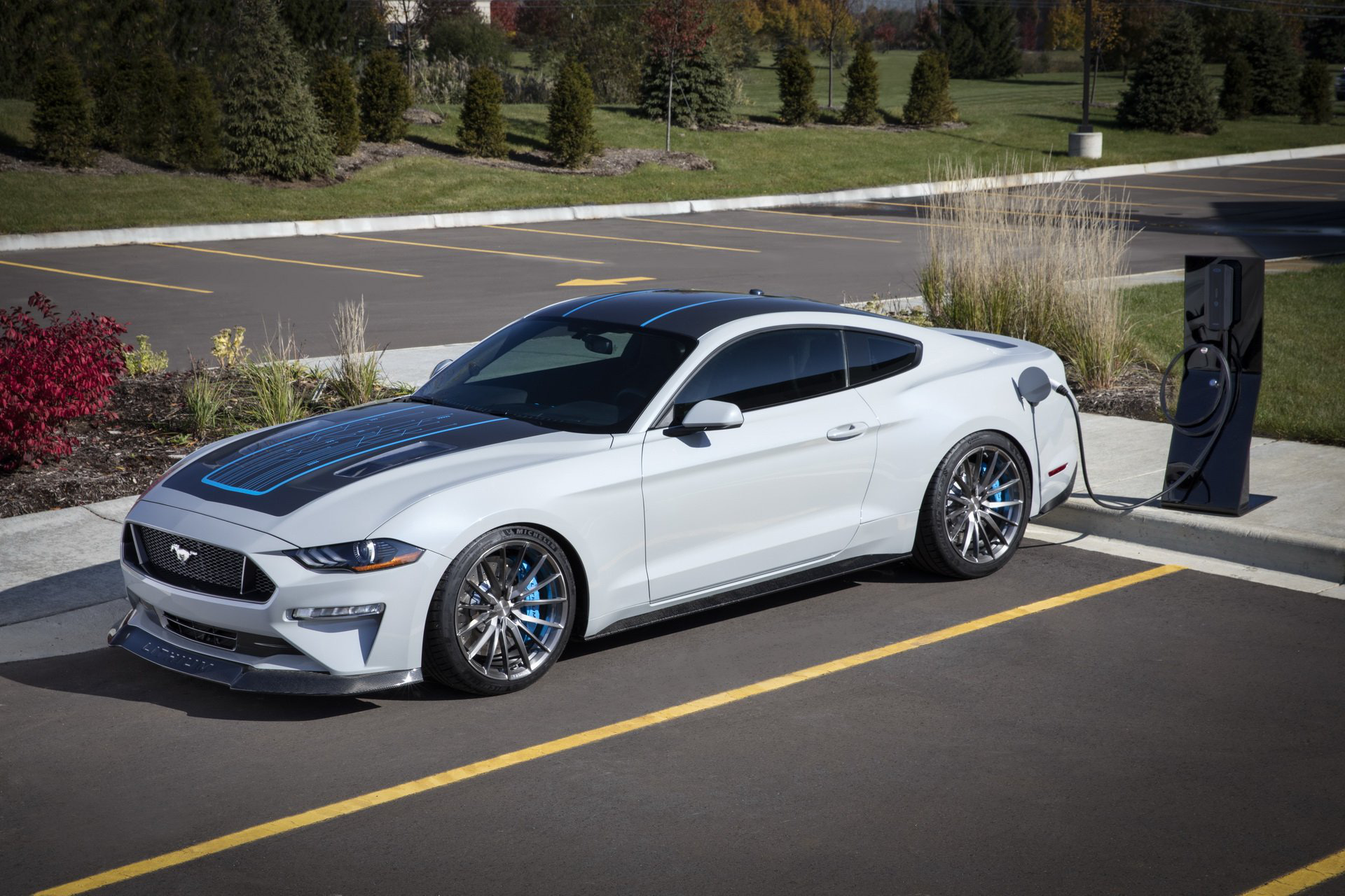 Xe thể thao bán chạy nhất thế giới Ford Mustang sắp có hàng loạt thay đổi quan trọng này - Ảnh 1.
