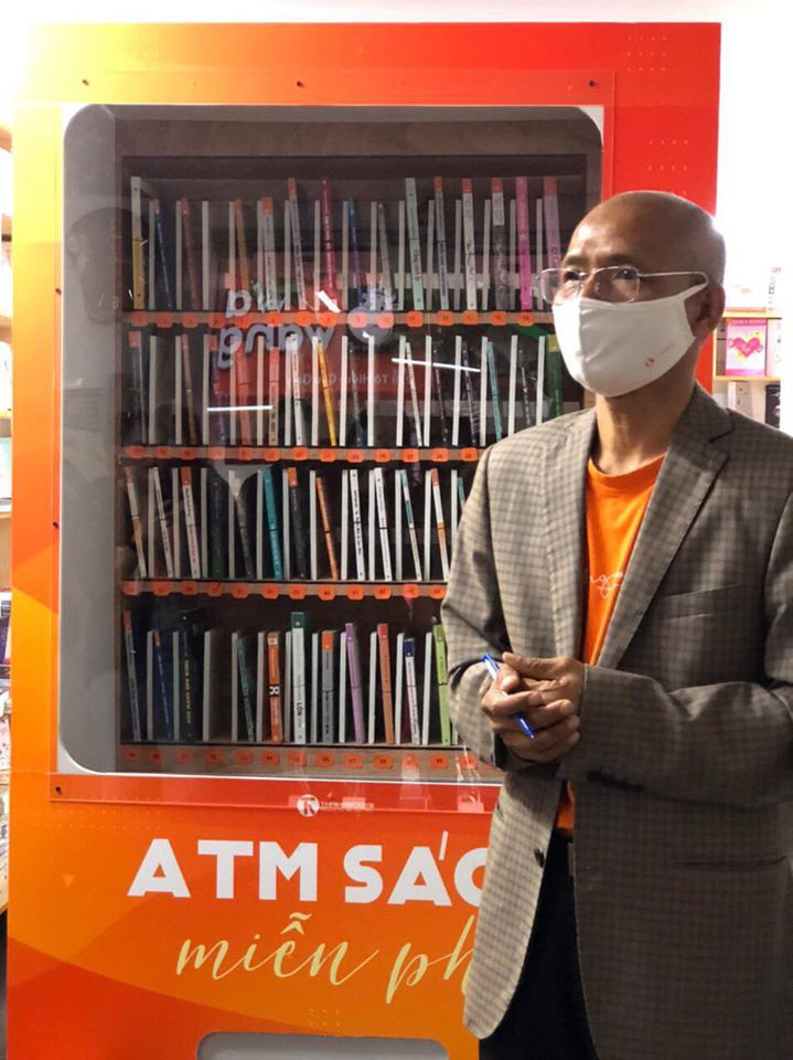 Cây ATM sách đầu tiên trên thế giới ra mắt tại Hà Nội: Tri thức sẽ giúp con người thoát nghèo bền vững - Ảnh 1.