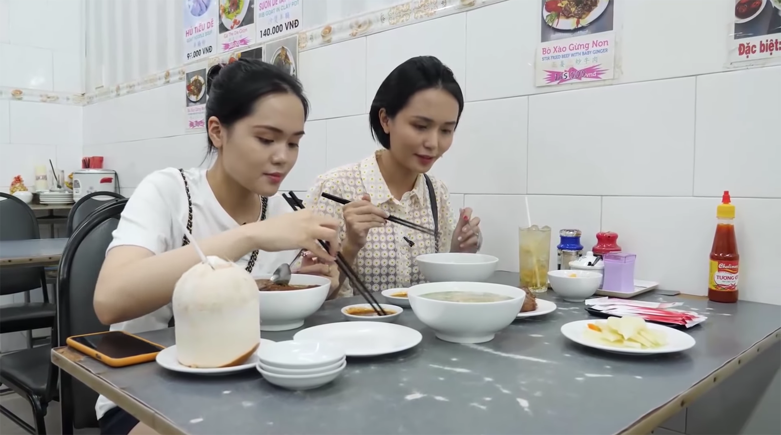 Sau clip đập hộp hàng hiệu, công chúa béo Quỳnh Anh - vợ Duy Mạnh bất ngờ chuyển hướng làm clip review ăn hàng - Ảnh 6.