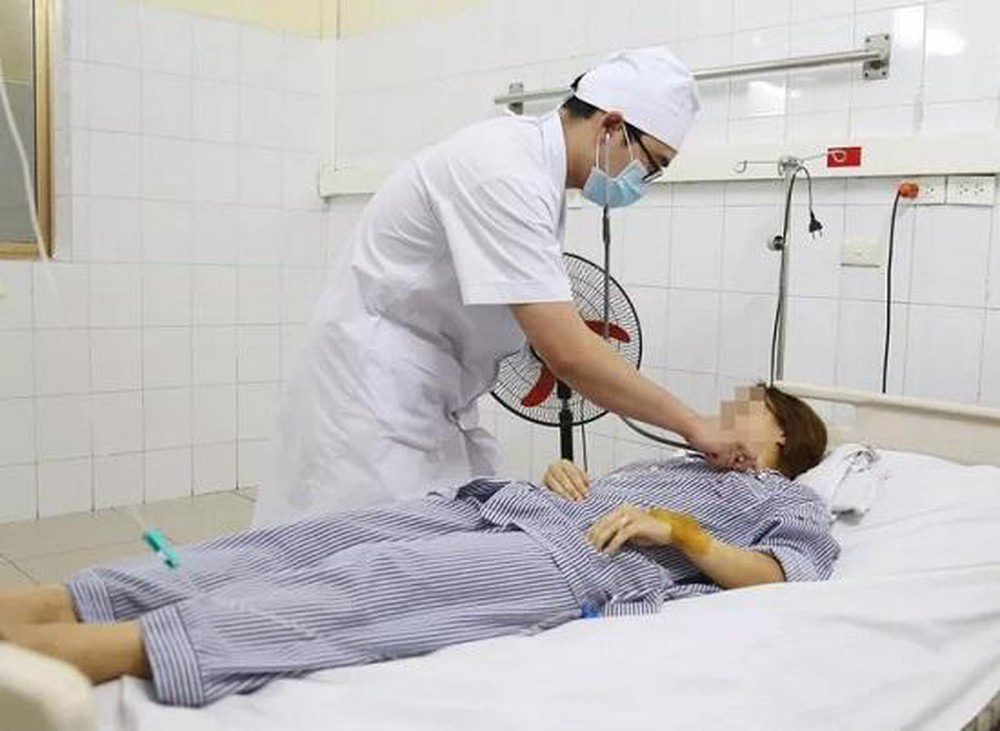 Nguy kịch vì uống 16 viên hạ sốt trong 4 ngày: BS khuyến cáo cách dùng đúng tránh ngộ độc - Ảnh 2.