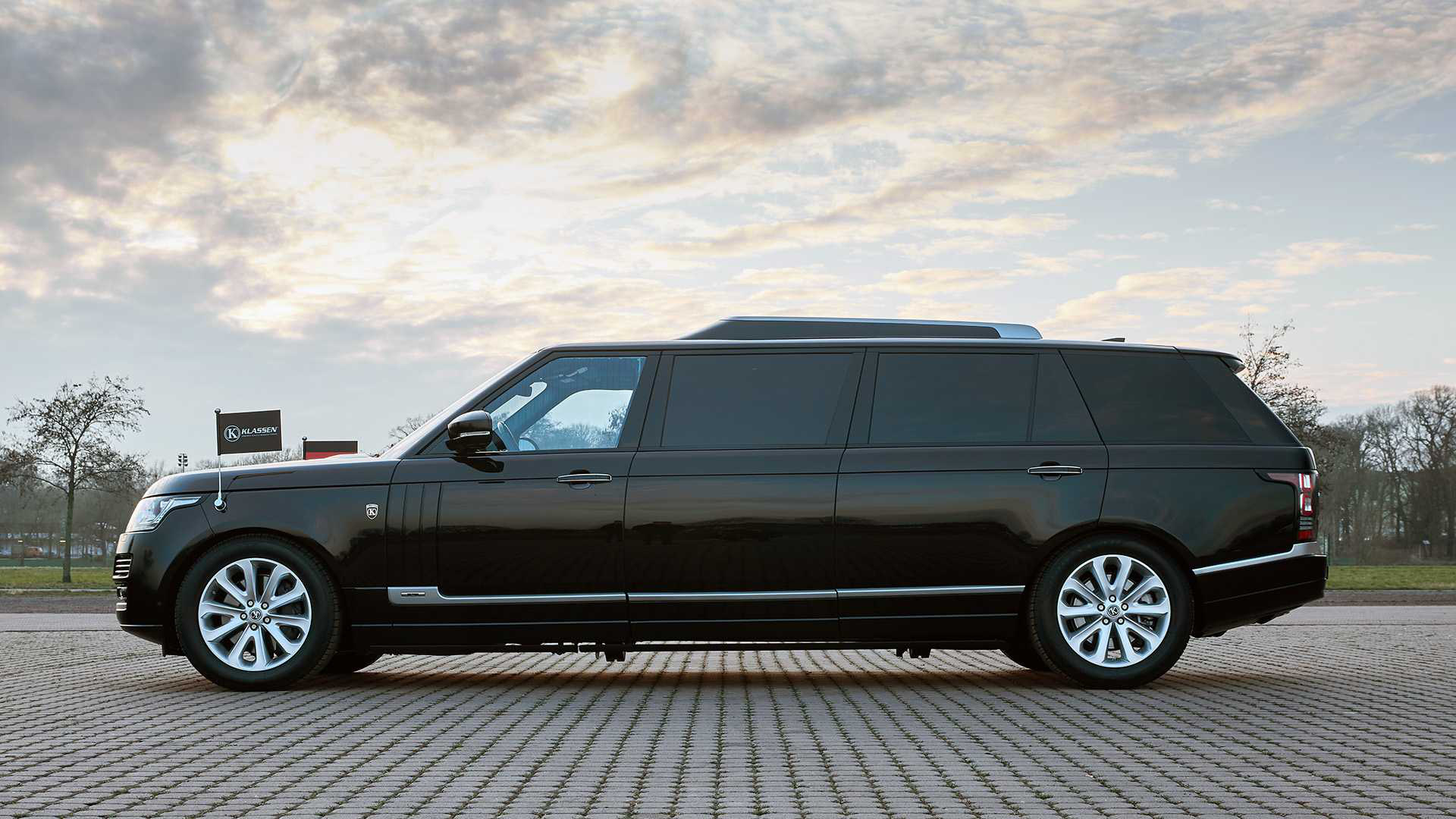 Choáng trước độ sang xịn của Range Rover độ kéo dài thành limousine chống đạn - Xe cho nguyên thủ giá 19 tỷ đồng  - Ảnh 2.