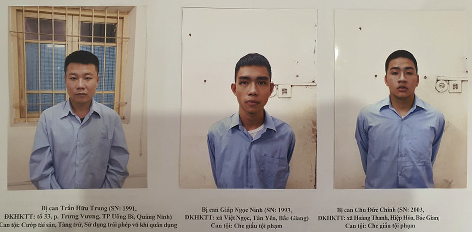 Kẻ cướp ngân hàng ở Sóc Sơn nổ 2 phát súng trước khi bỏ trốn - Ảnh 2. Kẻ cướp ngân hàng ở Sóc Sơn nổ 2 phát súng trước kèo nhà cái 88 bỏ trốn - Ảnh 2.