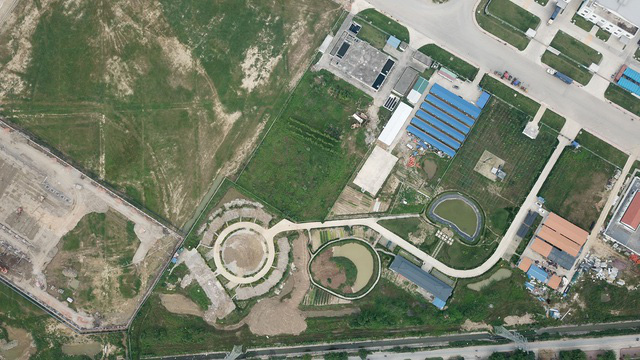 Hải Phòng: Phá bỏ vườn hoa do doanh nghiệp kèo nhà cái hôm nay xây trái phép giống đường lưỡi bò - Ảnh 1.