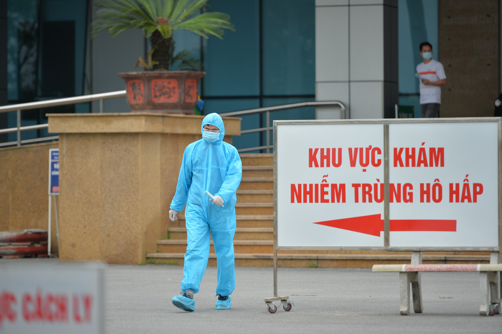 Truy tìm những ca bệnh số 0 mất dấu tại ổ dịch Bệnh viện Bạch Mai - Ảnh 3.