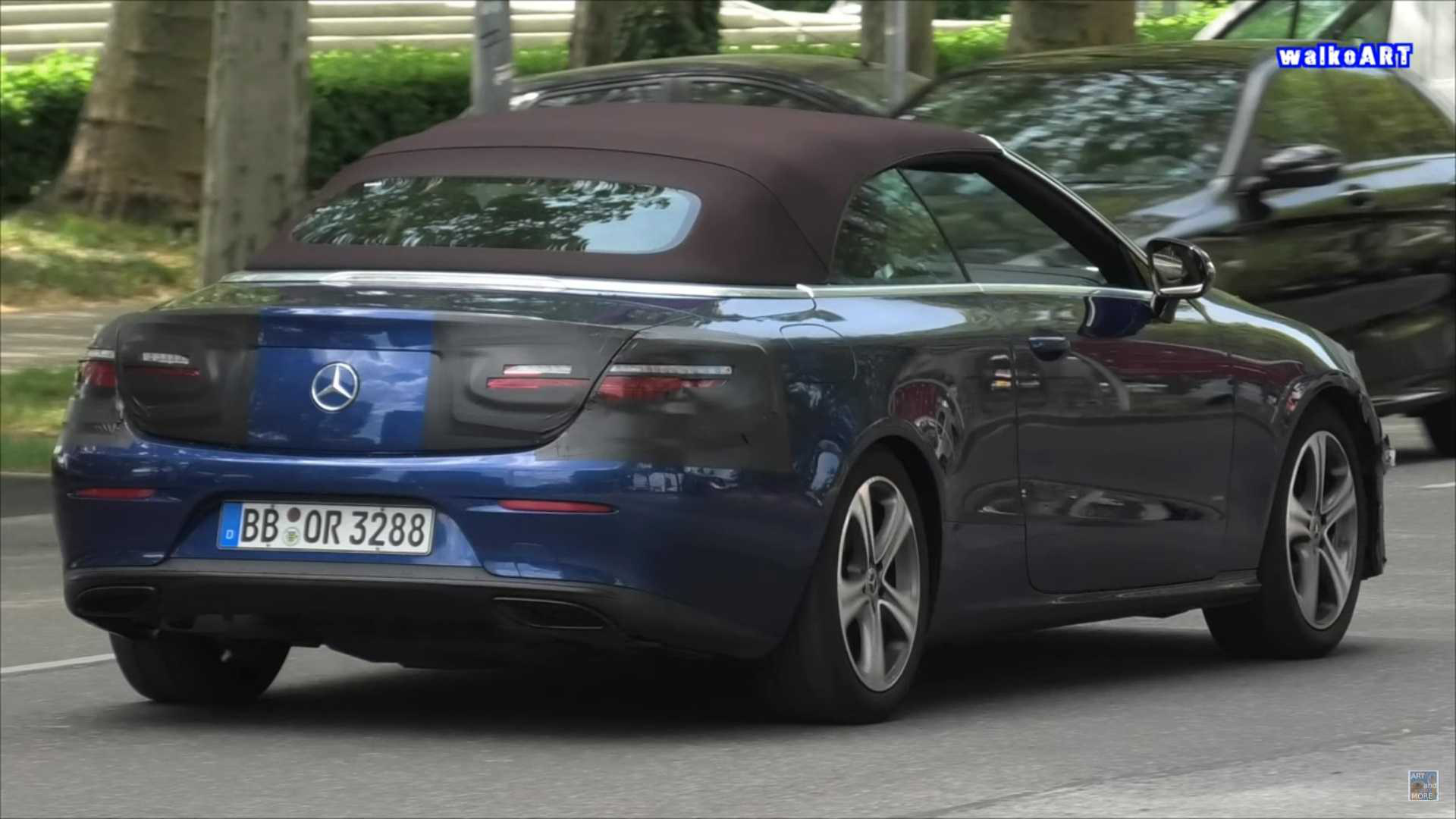 Mercedes-Benz E-Class mui trần lần đầu lộ diện trên đường phố - Ảnh 3.