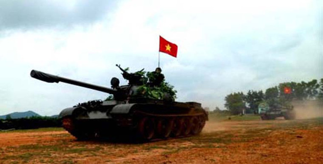 Đại tá Nguyễn Khắc Nguyệt: Vỏ quýt dày có móng tay nhọn - Bí kíp có một không hai của lính xe tăng Việt Nam - Ảnh 2. Đại tá Nguyễn Khắc Nguyệt: Vỏ quýt dày có móng tay nhọn - Bí kíp có một không hai của lính xe tăng Việt Nam - Ảnh 2.